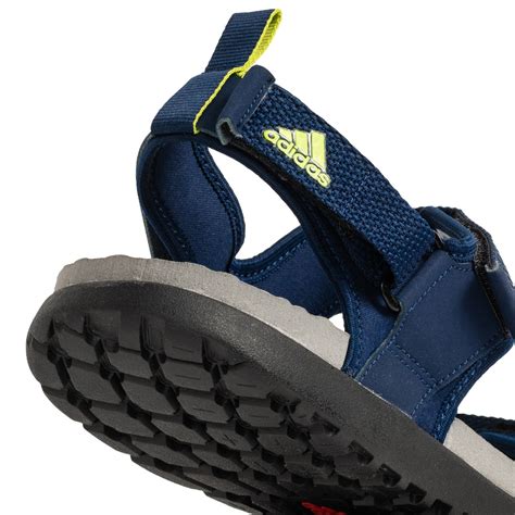 adidas lage schoenen|Adidas outdoor sandalen.